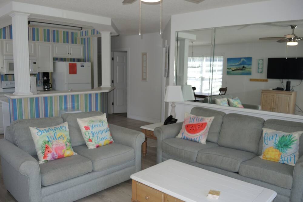 Photo of Livingroom in Calabash