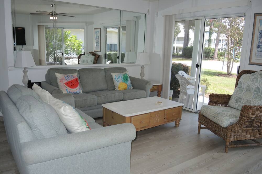 Photo of Livingroom in Calabash