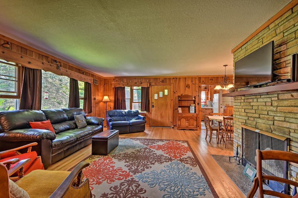 Photo of Livingroom in Highlands Hills