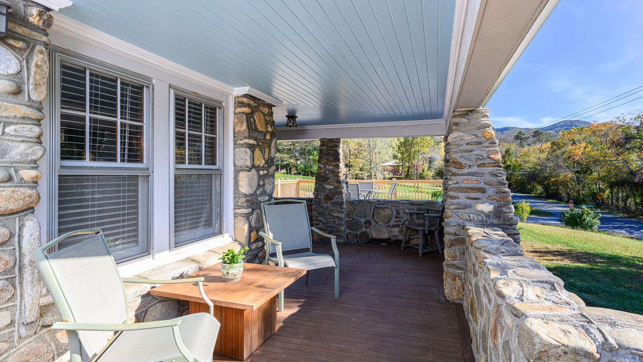 Photo of Patio Balcony in Swannanoa