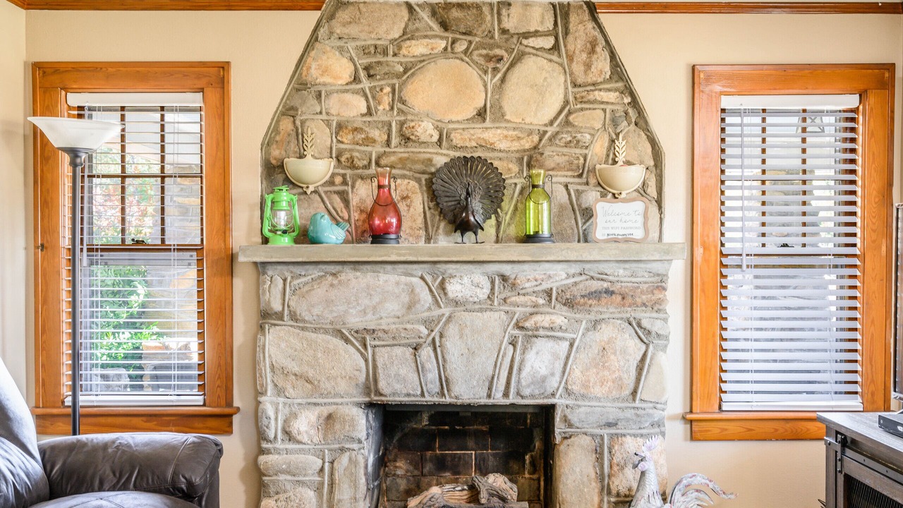 Photo of Livingroom in Swannanoa