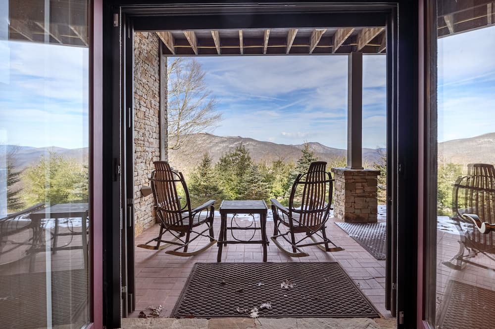 Photo of Patio Balcony in Wolf Laurel