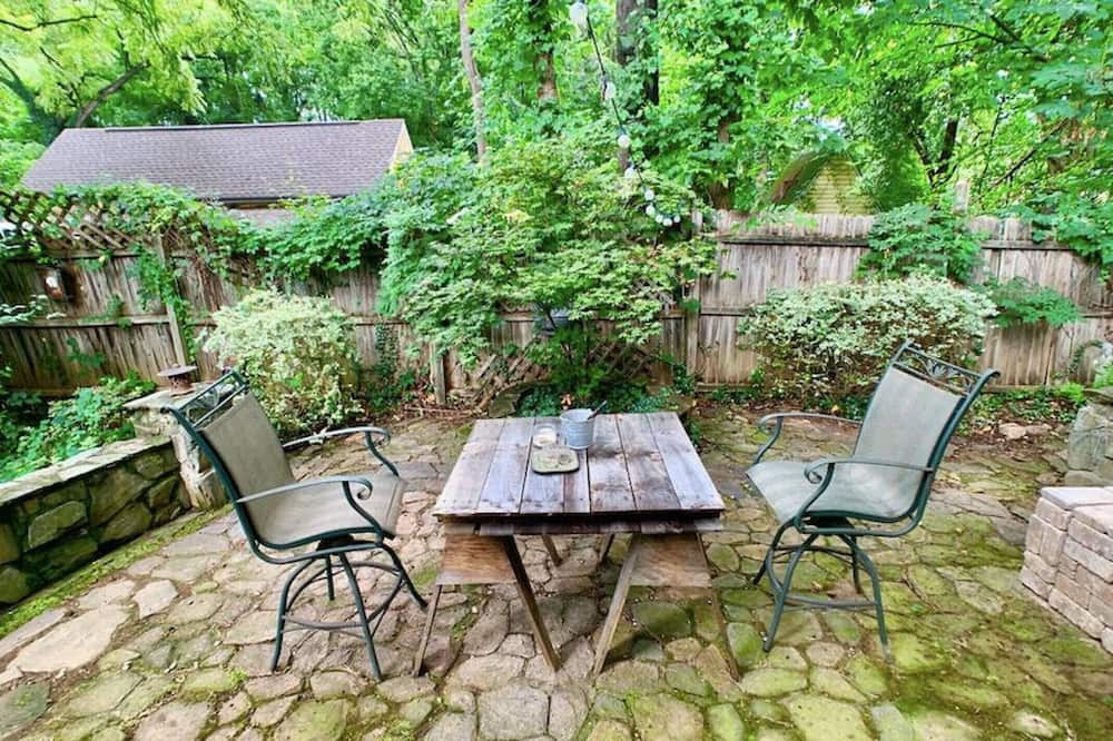 Photo of Outdoor in Plaza Midwood