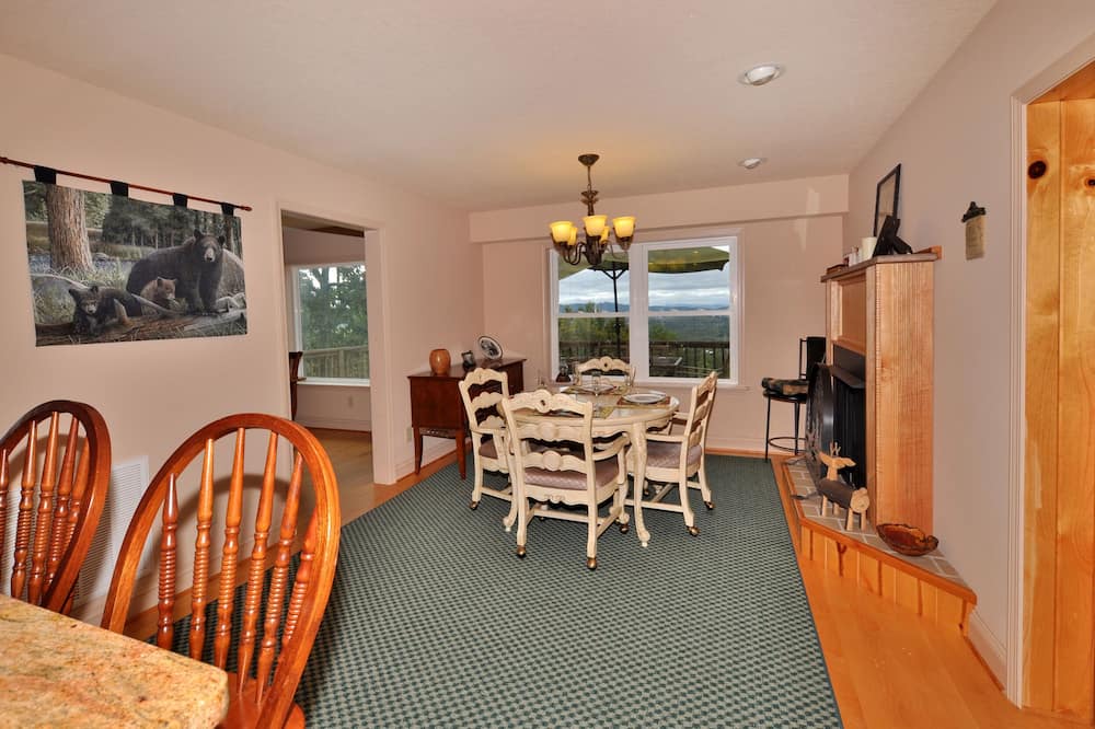 Photo of Livingroom in Murphy