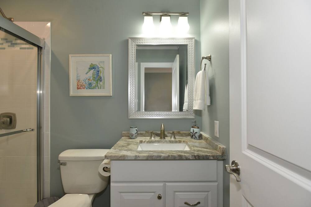 Photo of Bathroom in Piney Green