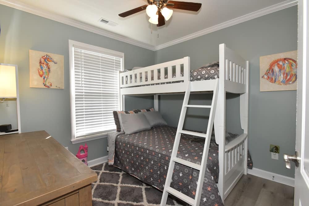 Photo of Bedroom in Piney Green