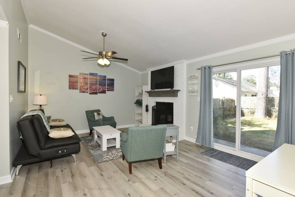 Photo of Livingroom in Piney Green