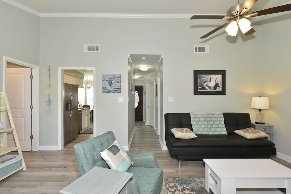 Photo of Livingroom in Piney Green
