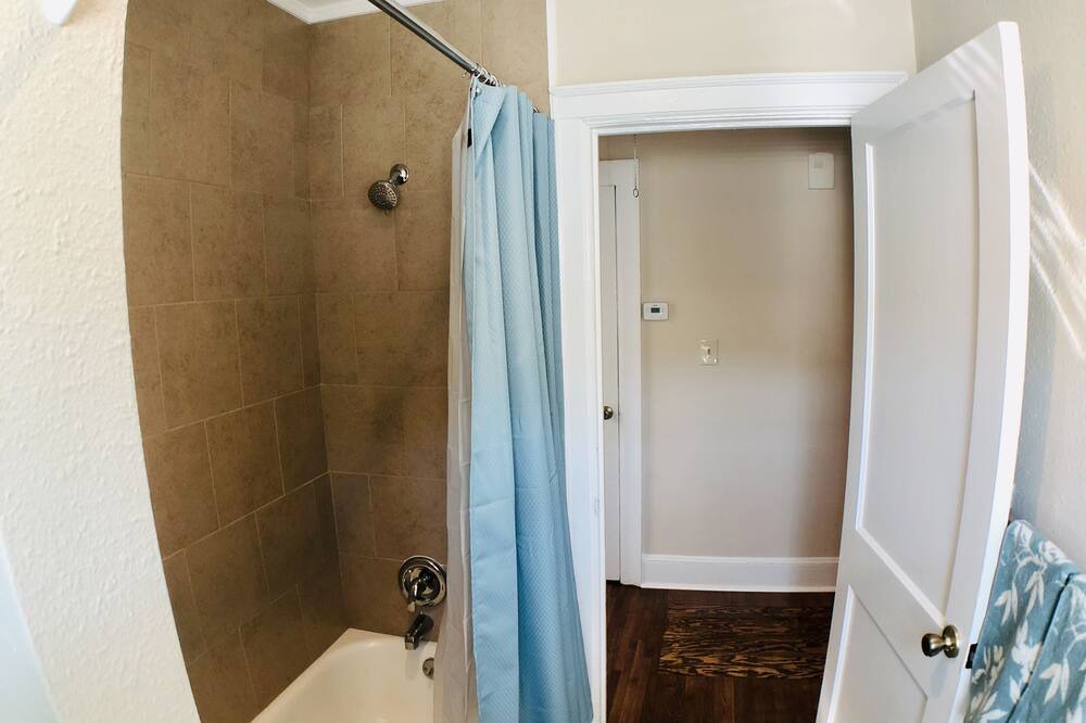 Photo of Bathroom in Cherry