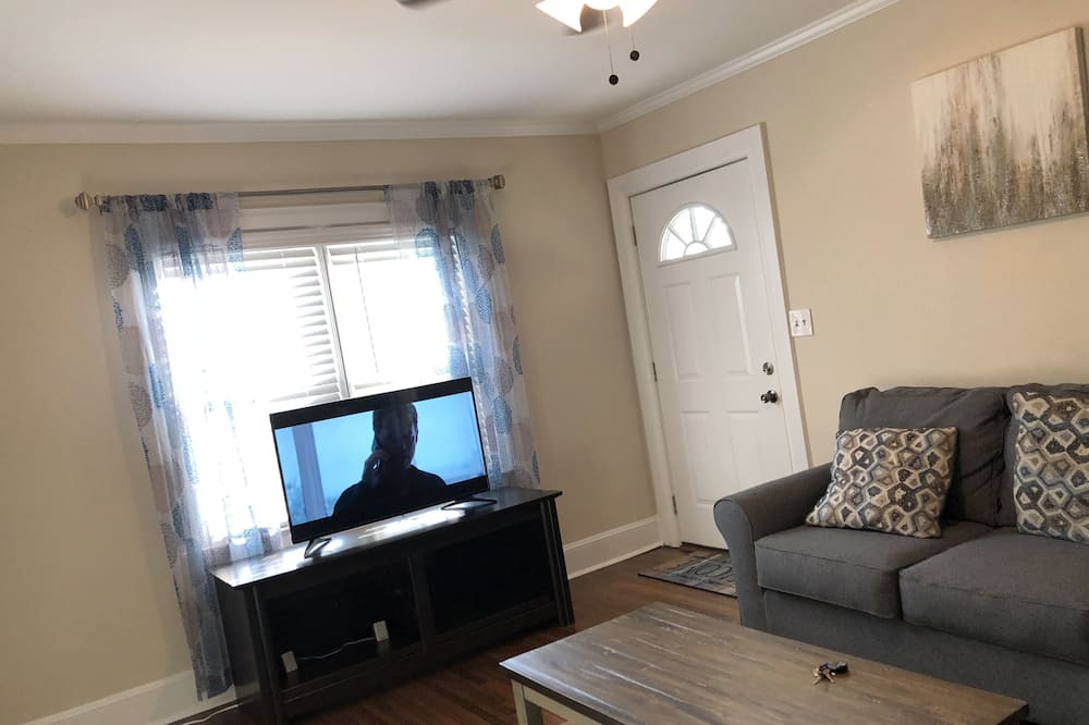 Photo of Livingroom in Cherry
