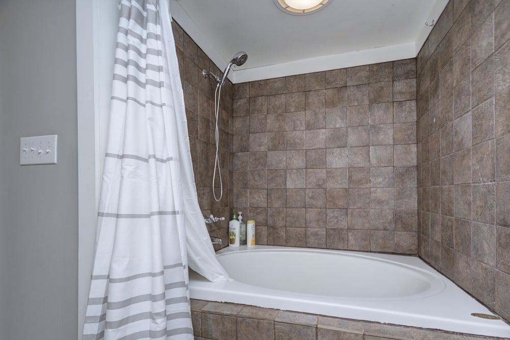 Photo of Bathroom in Plaza Midwood