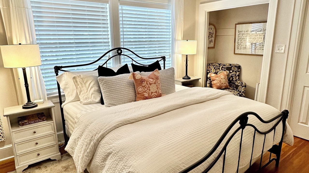 Photo of Bedroom in Newton