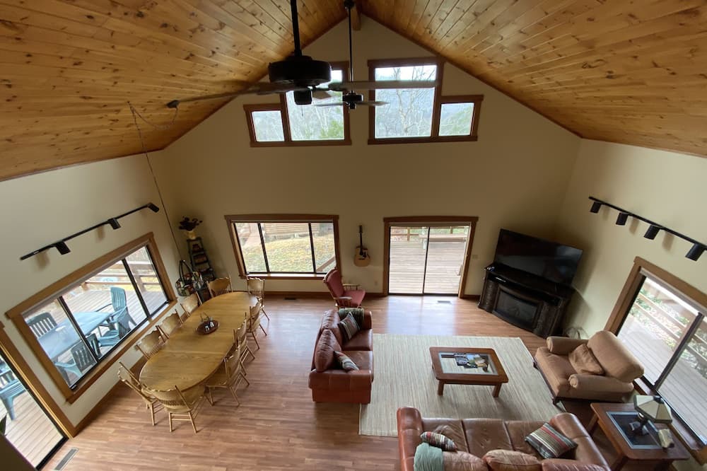 Photo of Livingroom in Bryson City