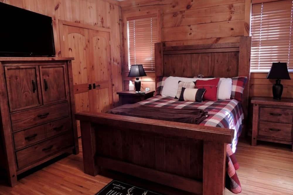 Photo of Bedroom in Hendersonville