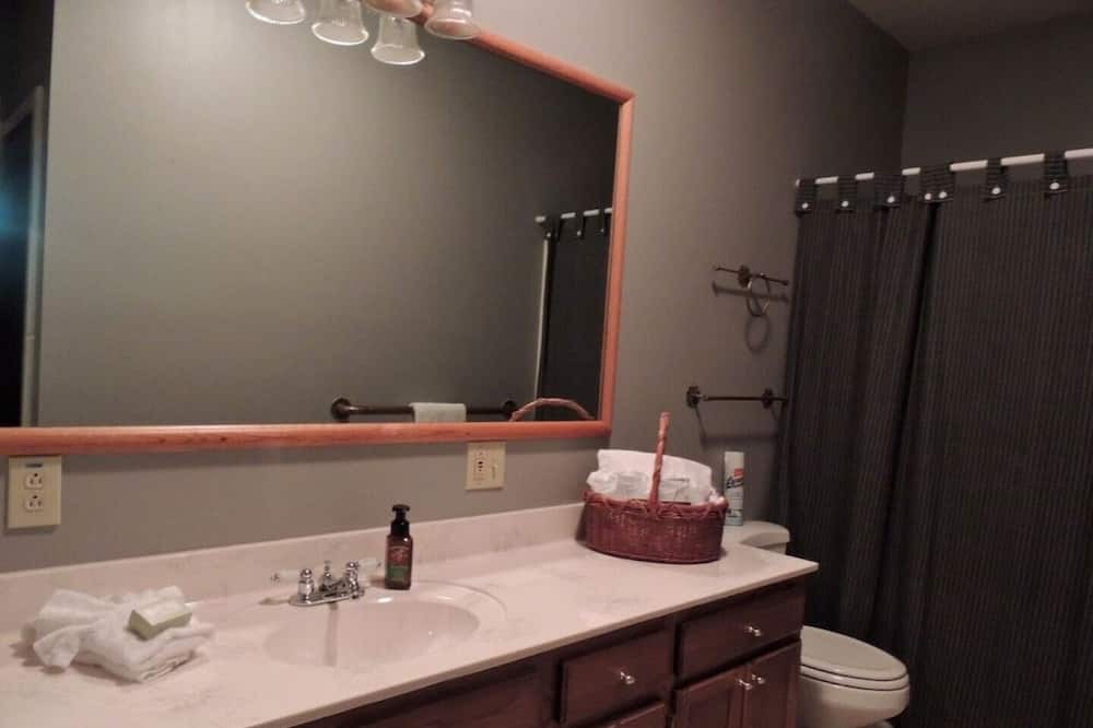 Photo of Bathroom in Hendersonville