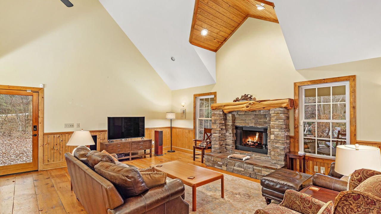 Photo of Livingroom in Lake Lure