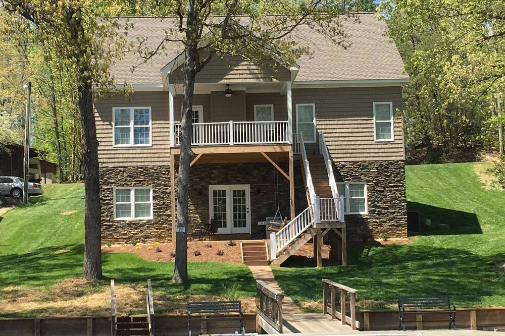 Photo of Outdoor in New London