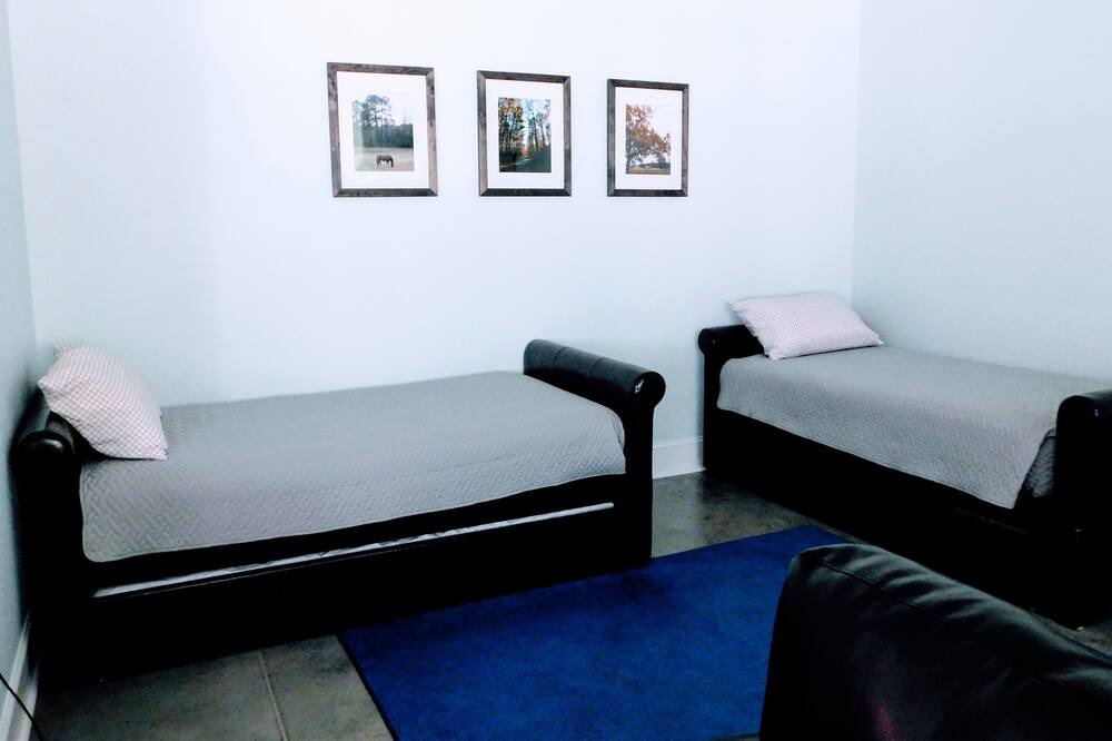 Photo of Bedroom in Garner