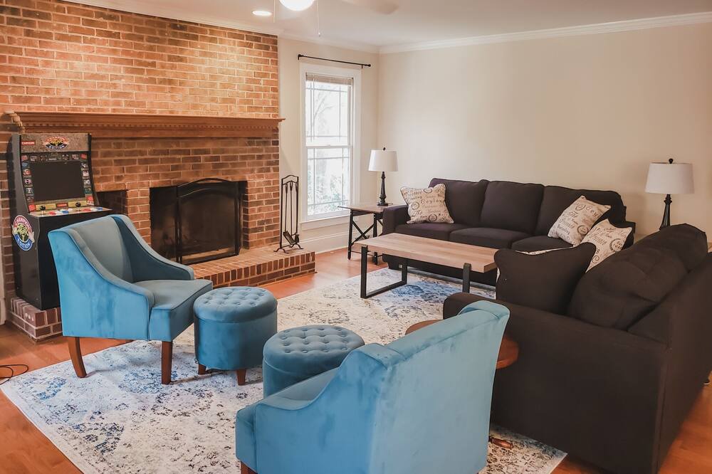 Photo of Livingroom in Providence Plantation