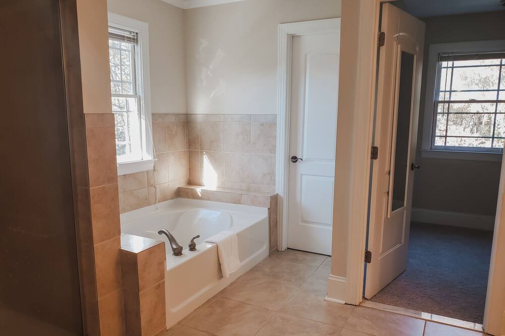 Photo of Bathroom in Providence Plantation