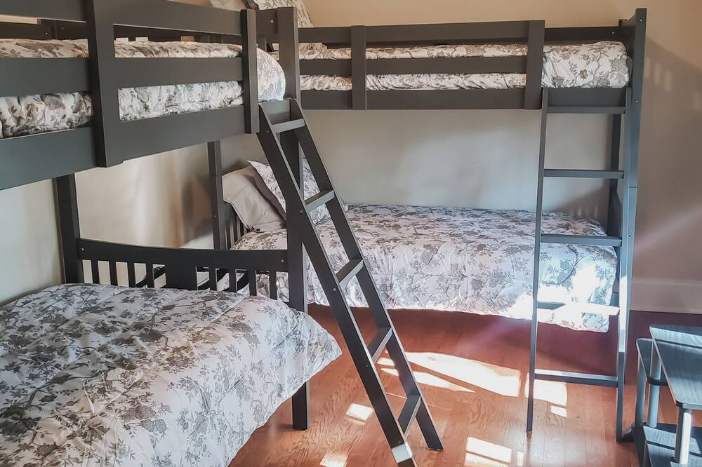 Photo of Bedroom in Providence Plantation