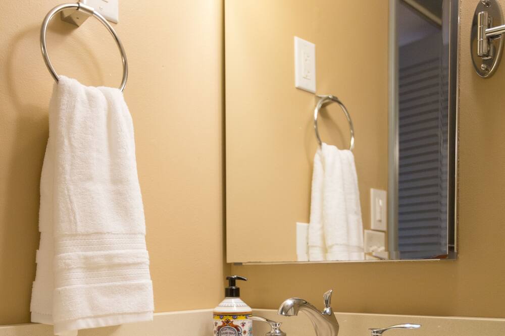 Photo of Bathroom in Penrose