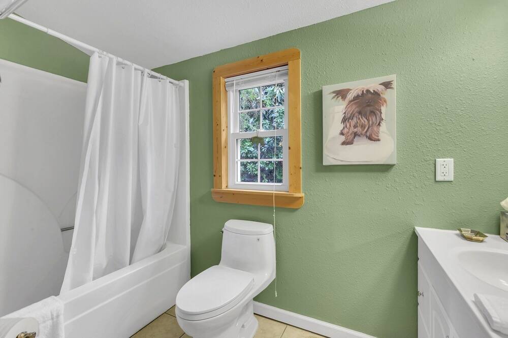 Photo of Bathroom in Maggie Valley