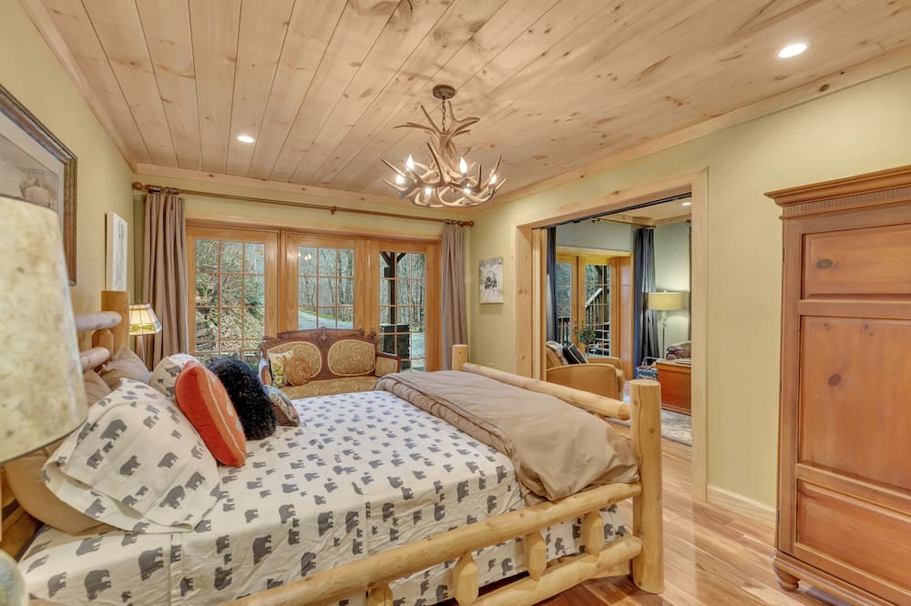 Photo of Bedroom in Maggie Valley