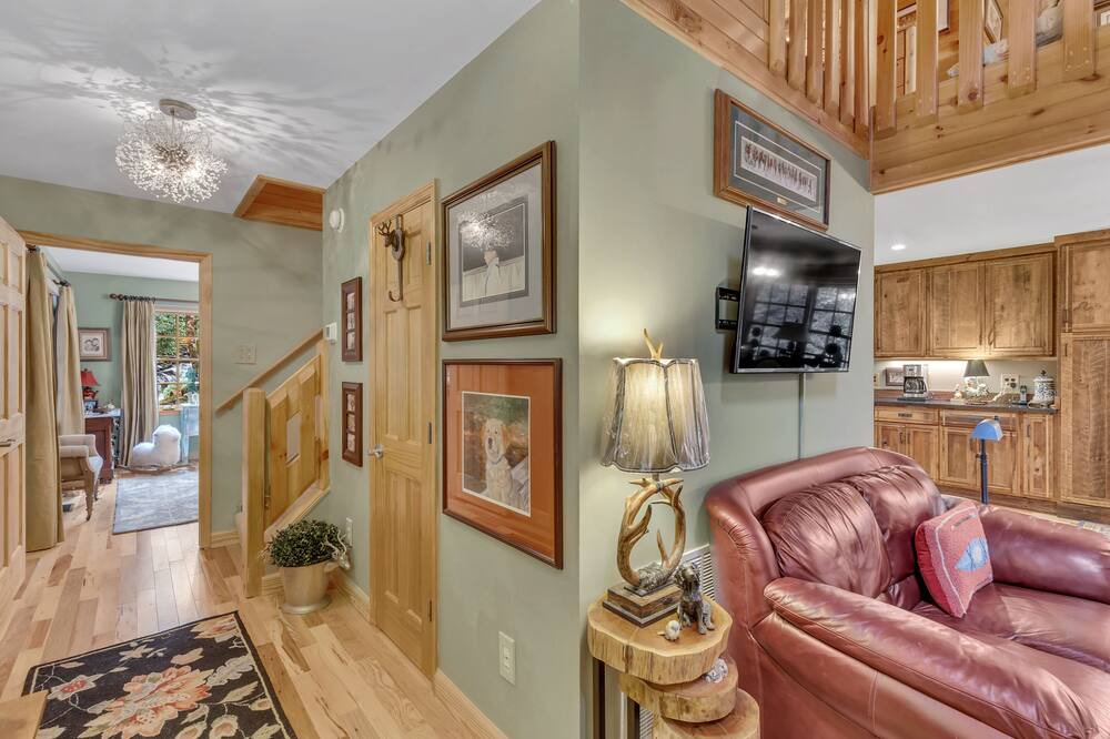 Photo of Livingroom in Maggie Valley