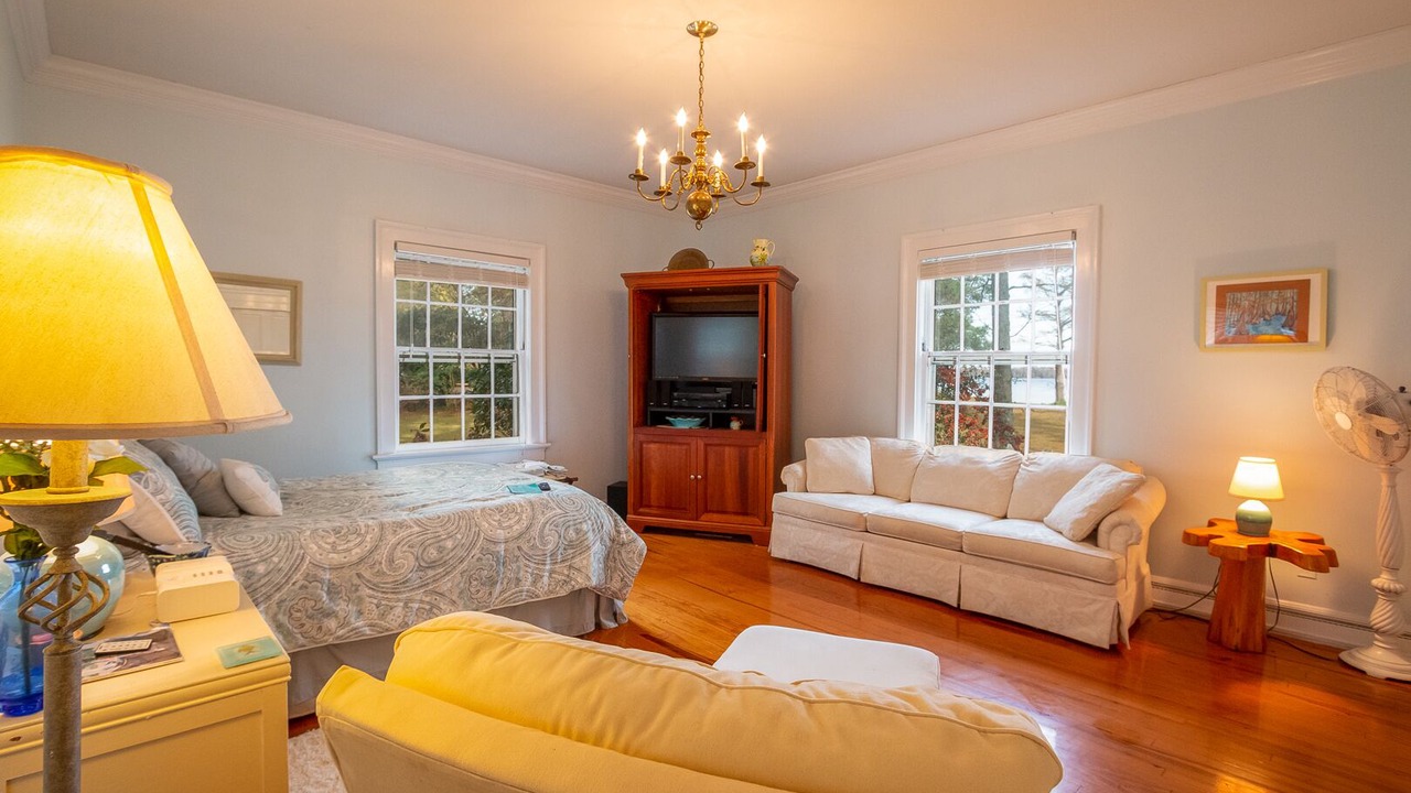 Photo of Livingroom in Elizabeth City