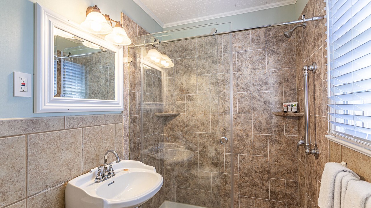 Photo of Bathroom in Manteo