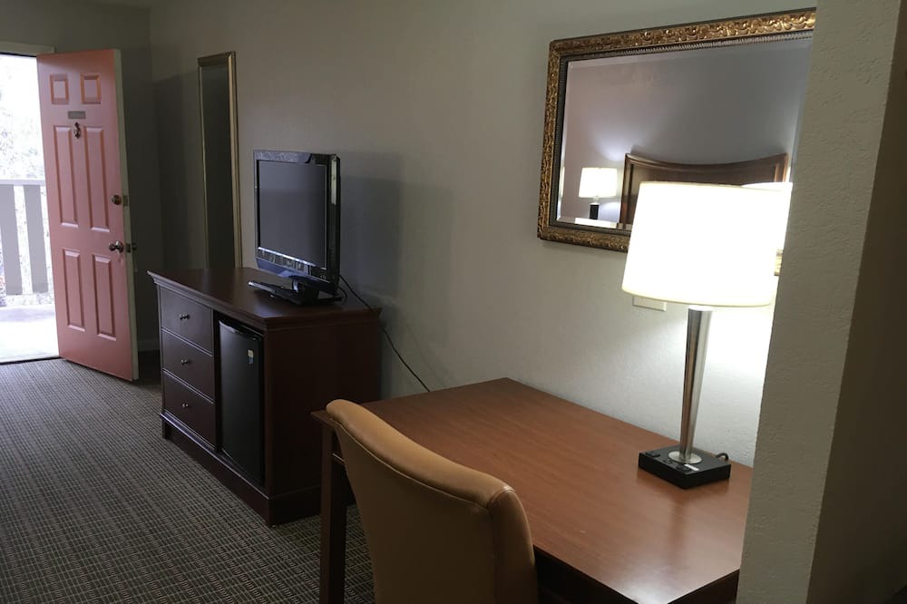 Photo of Bedroom in Forest Hills