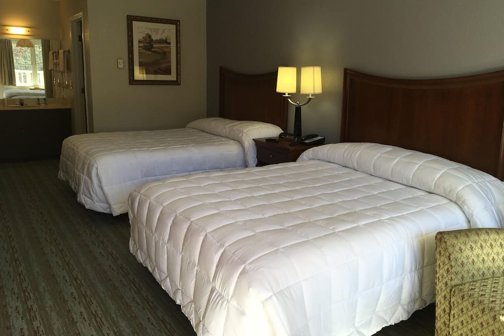 Photo of Bedroom in Forest Hills
