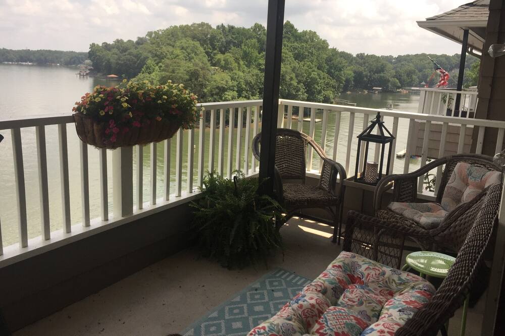 Photo of Patio Balcony in Dixie - Berryhill