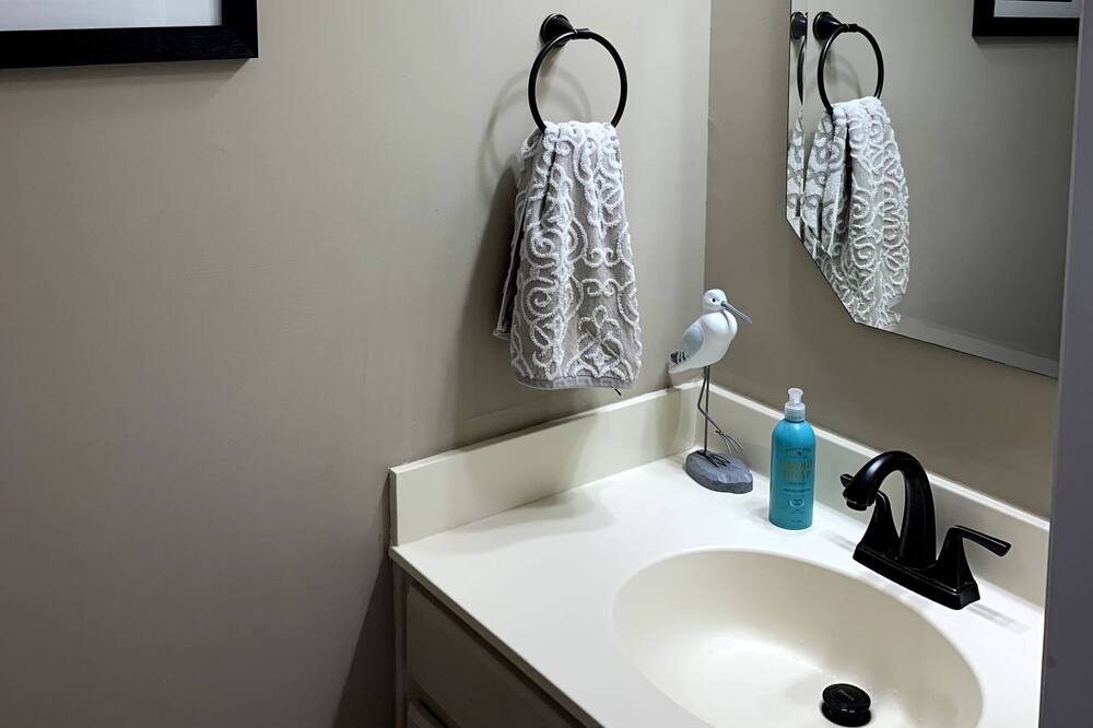 Photo of Bedroom in Oceanmarsh Subdivision