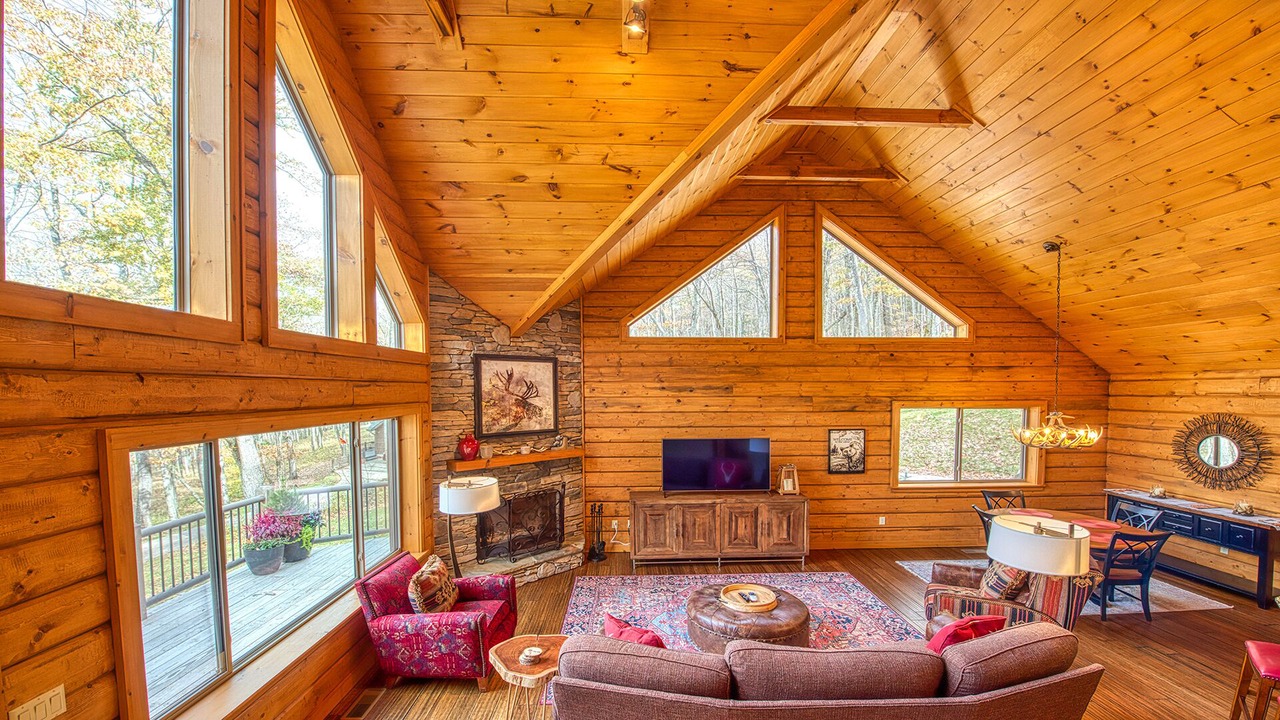 Photo of Livingroom in Maggie Valley