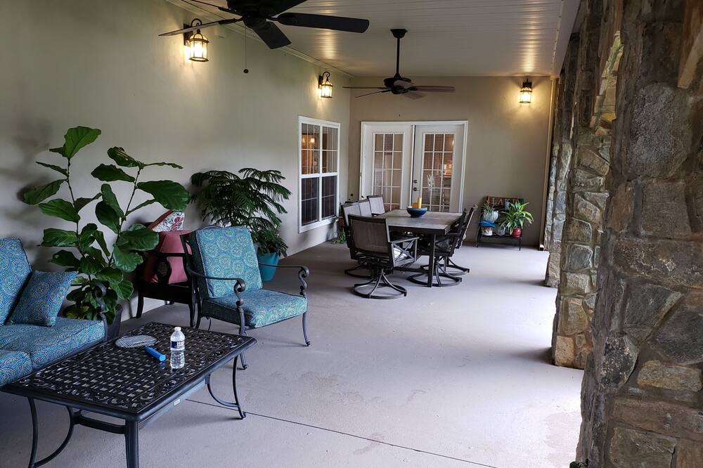 Photo of Patio Balcony in Dixie - Berryhill