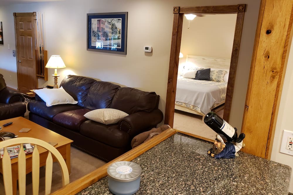Photo of Livingroom in Dixie - Berryhill