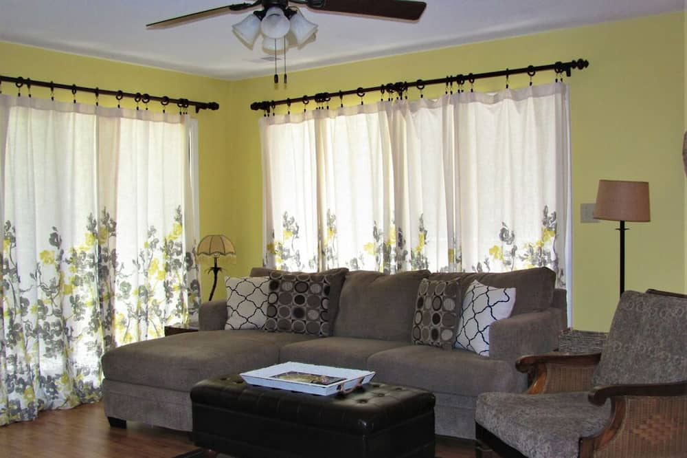 Photo of Livingroom in Sea Trail