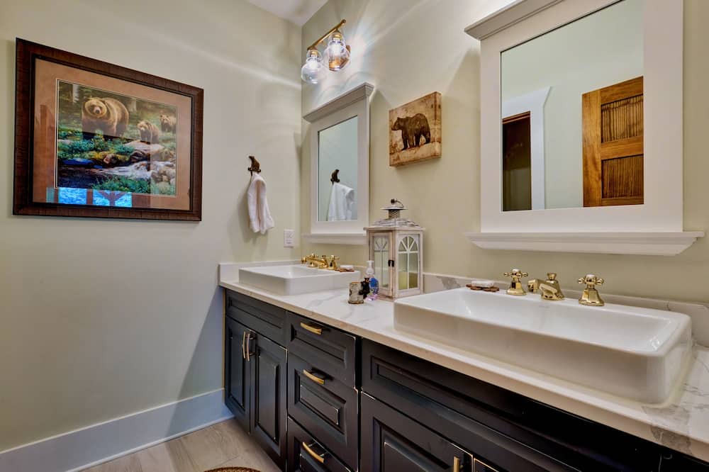 Photo of Bathroom in Glenville
