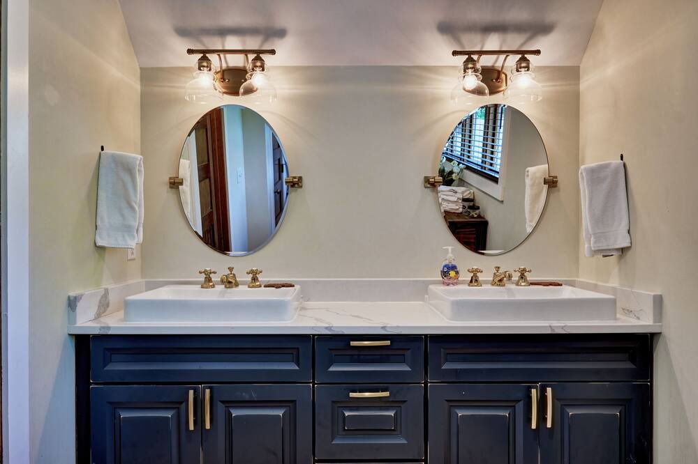 Photo of Bathroom in Glenville