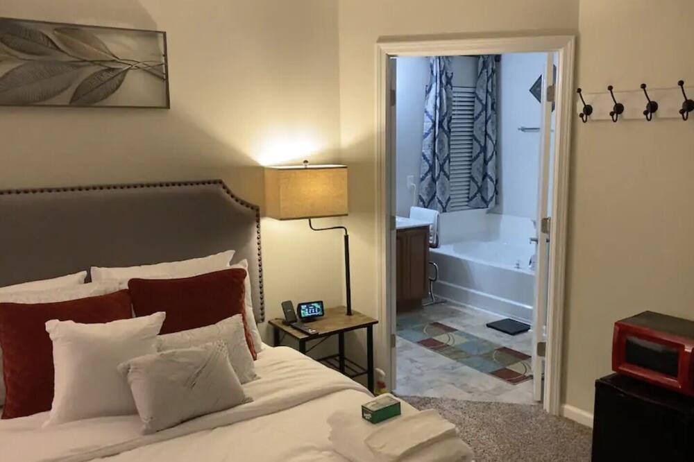 Photo of Bedroom in Sunset Road