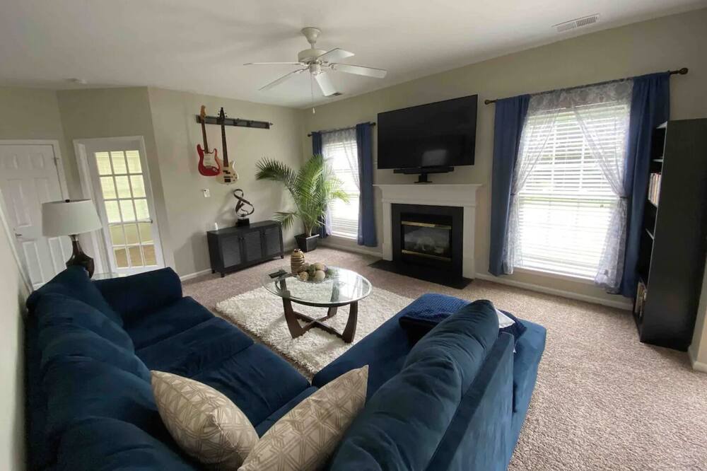 Photo of Livingroom in Sunset Road