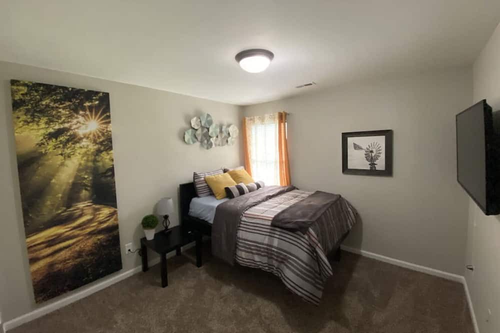 Photo of Bedroom in Sunset Road