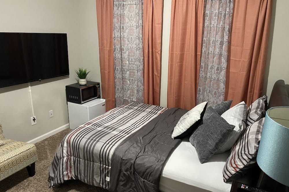 Photo of Bedroom in Sunset Road