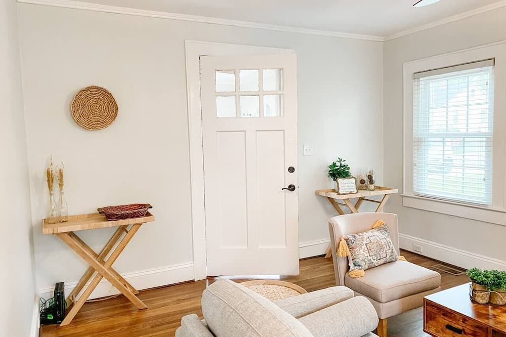 Photo of Livingroom in Gastonia