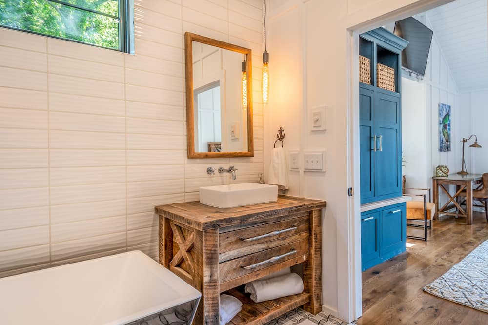 Photo of Bathroom in Mayhew