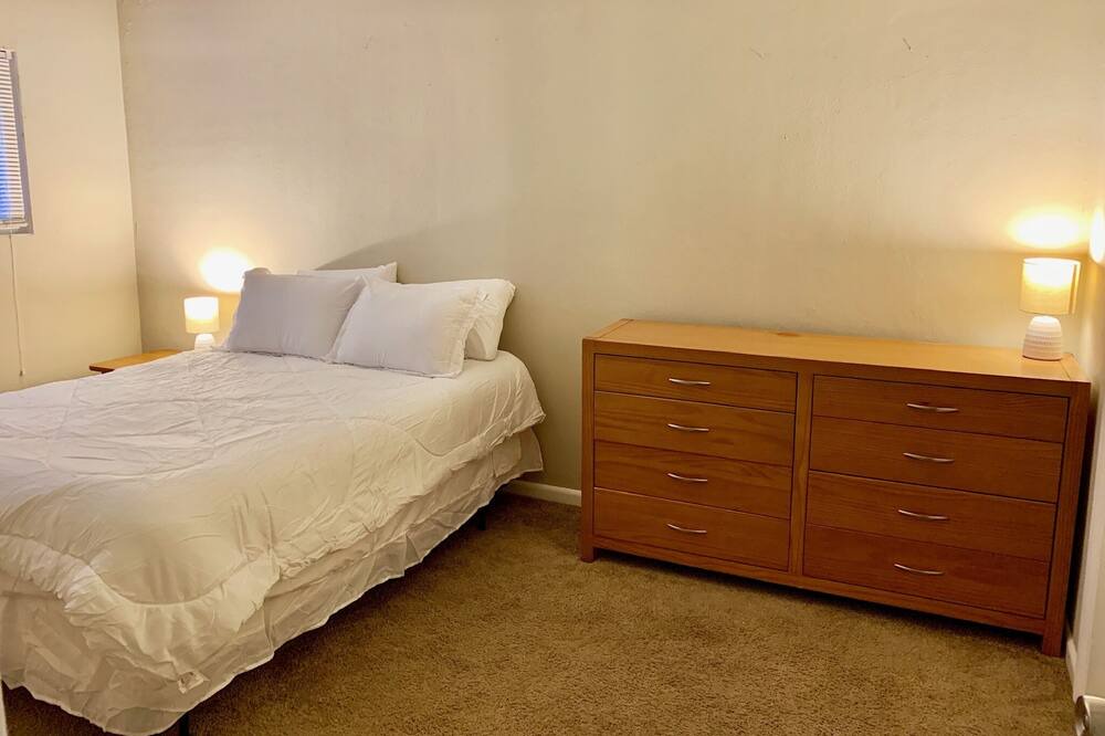 Photo of Bedroom in Willoughby Spit