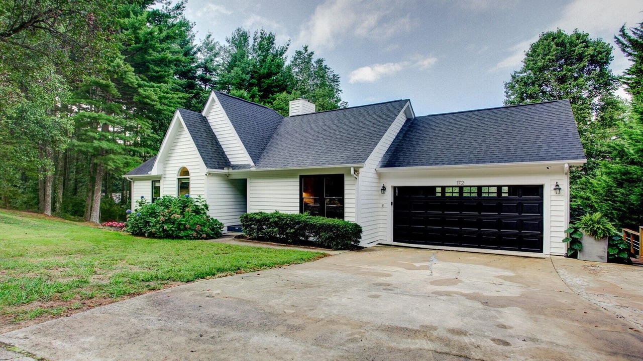 Photo of Outdoor in Hendersonville