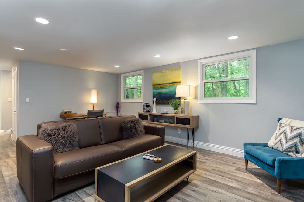 Photo of Livingroom in Laurel Park